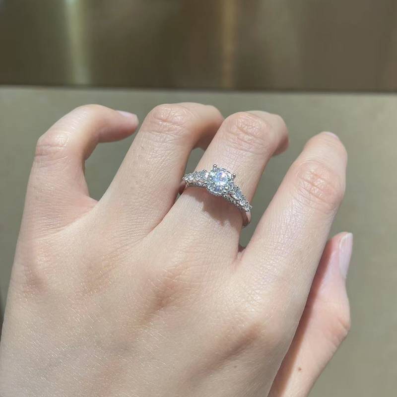 单头S925银镀白金Women's Ring定制选款主石Moissanite1.0ct/副石高碳钻